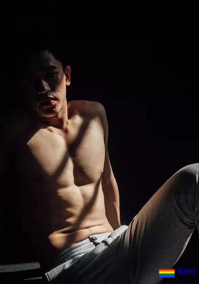 讲述自己变成gay的故事以及在圈里的经历 - 51虹马 讲述自己变成gay的故事以及在圈里的经历 - 51虹马