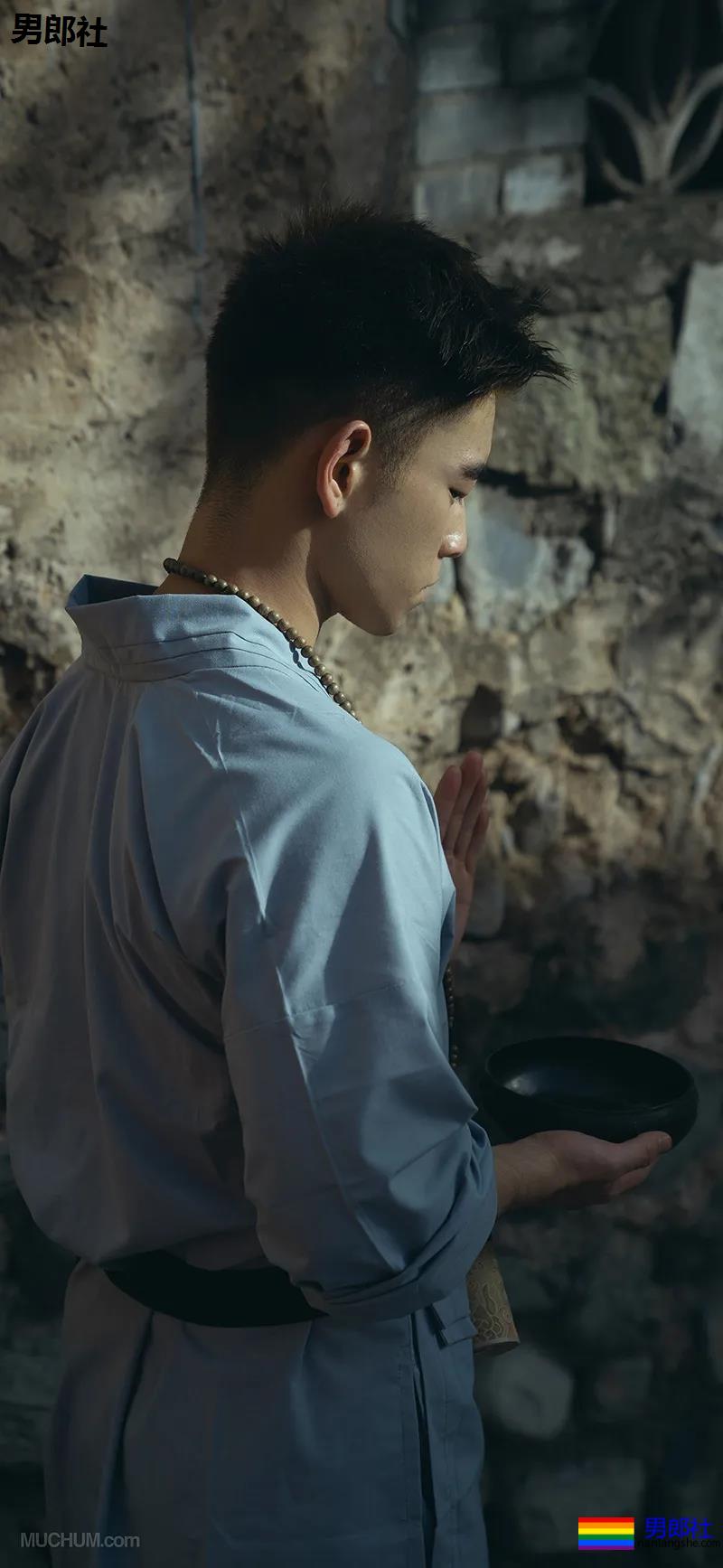 99年体育生小狼狗，新拍耻度筋肉大片，又欲又纯！ - 51虹马