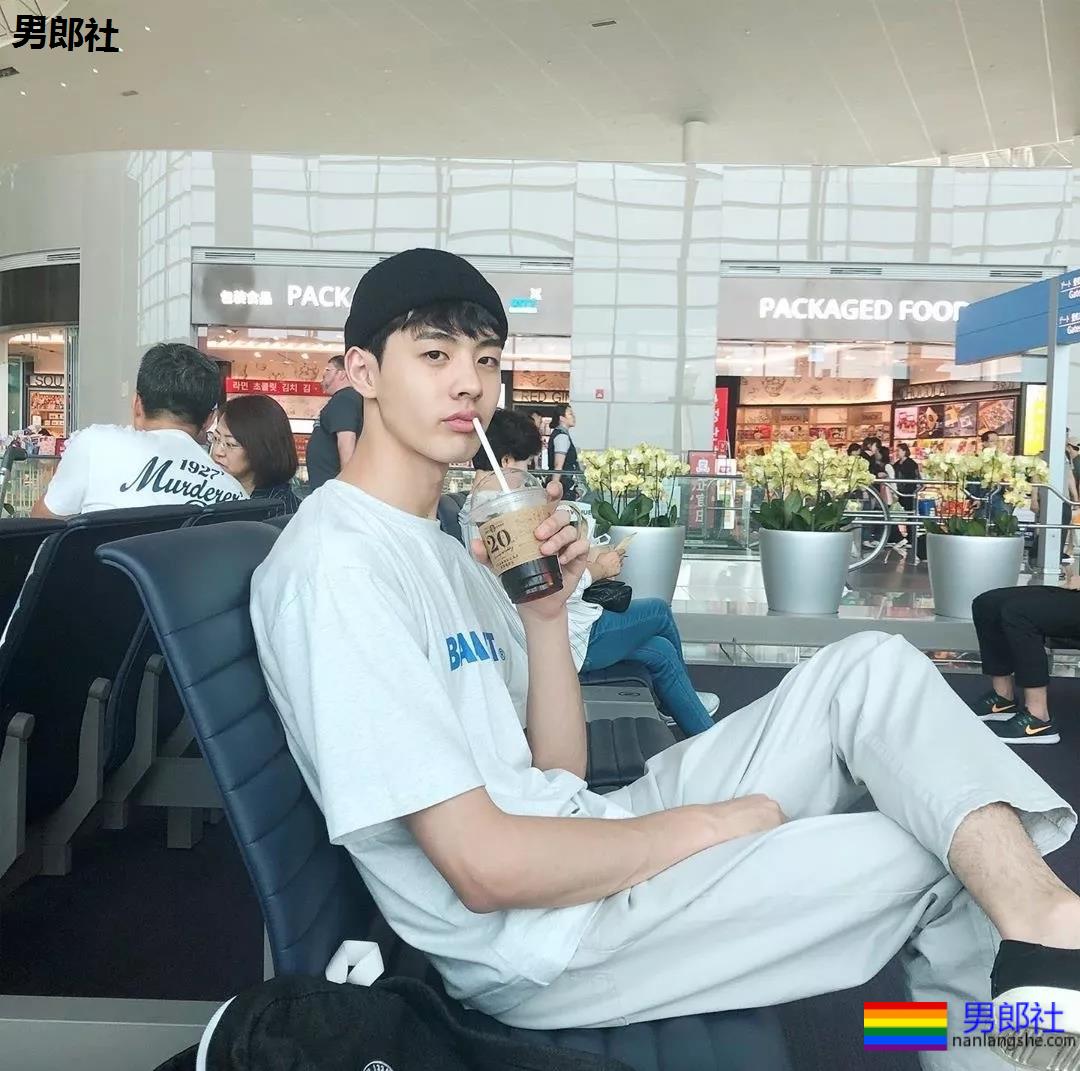 忘记关掉GV，在同学生日聚会上被迫出柜 - 51虹马