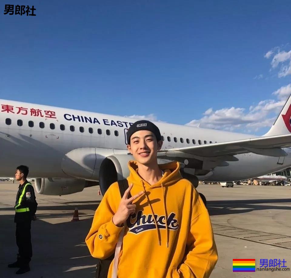 忘记关掉GV，在同学生日聚会上被迫出柜 - 51虹马