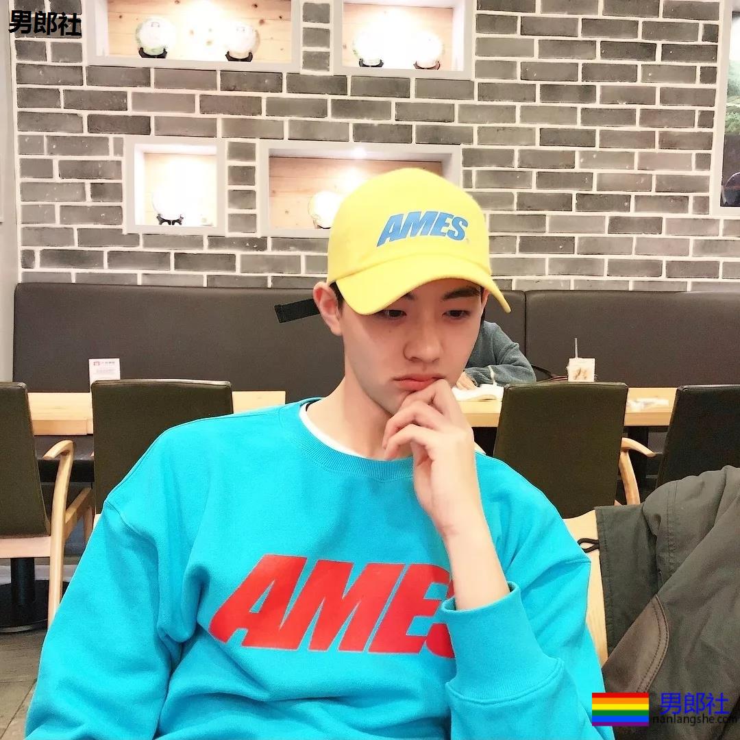 忘记关掉GV，在同学生日聚会上被迫出柜 - 51虹马