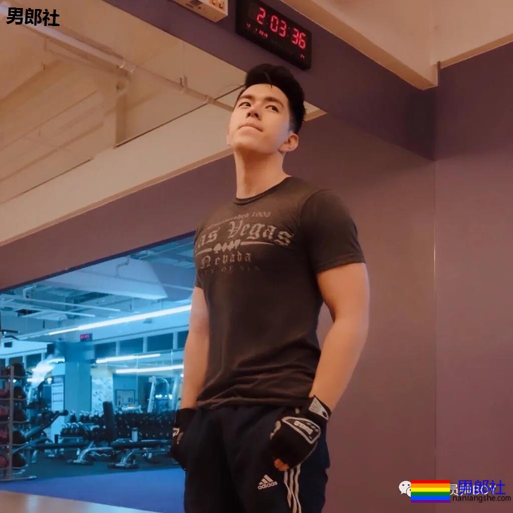 神似李现，泰国这位餐厅服务员身材居然这么好 - 51虹马