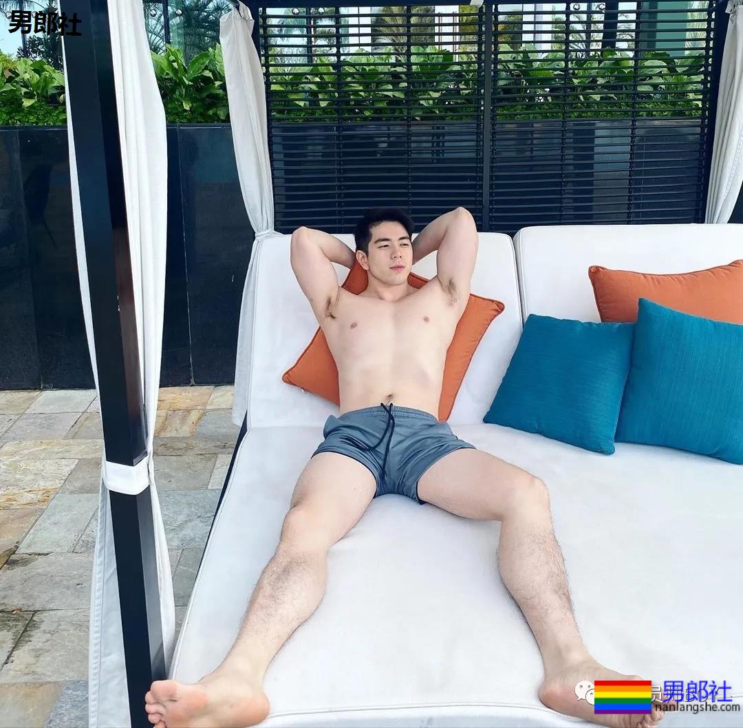 神似李现，泰国这位餐厅服务员身材居然这么好 - 51虹马