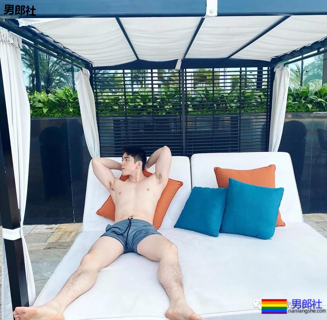 神似李现，泰国这位餐厅服务员身材居然这么好 - 51虹马