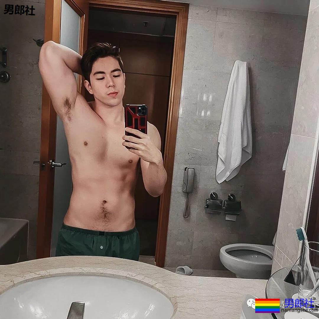 神似李现，泰国这位餐厅服务员身材居然这么好 - 51虹马