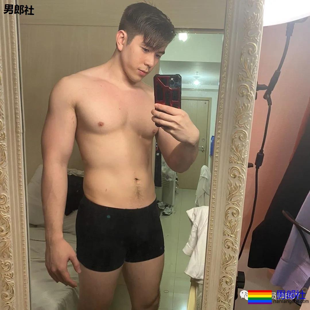 神似李现，泰国这位餐厅服务员身材居然这么好 - 51虹马