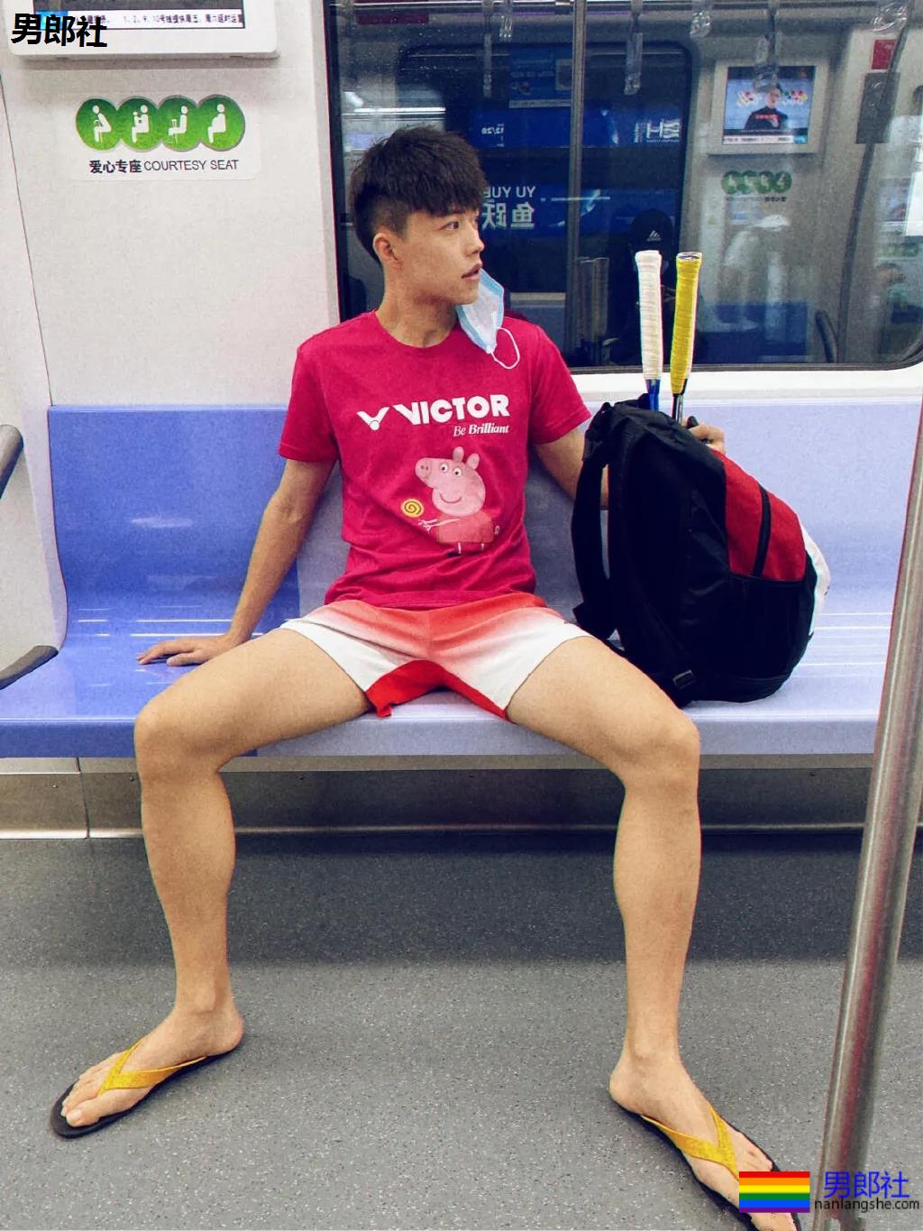 条顺野生帅哥捕获攻略！这些肌肉体育生校草，帅的令人窒息！-51虹马