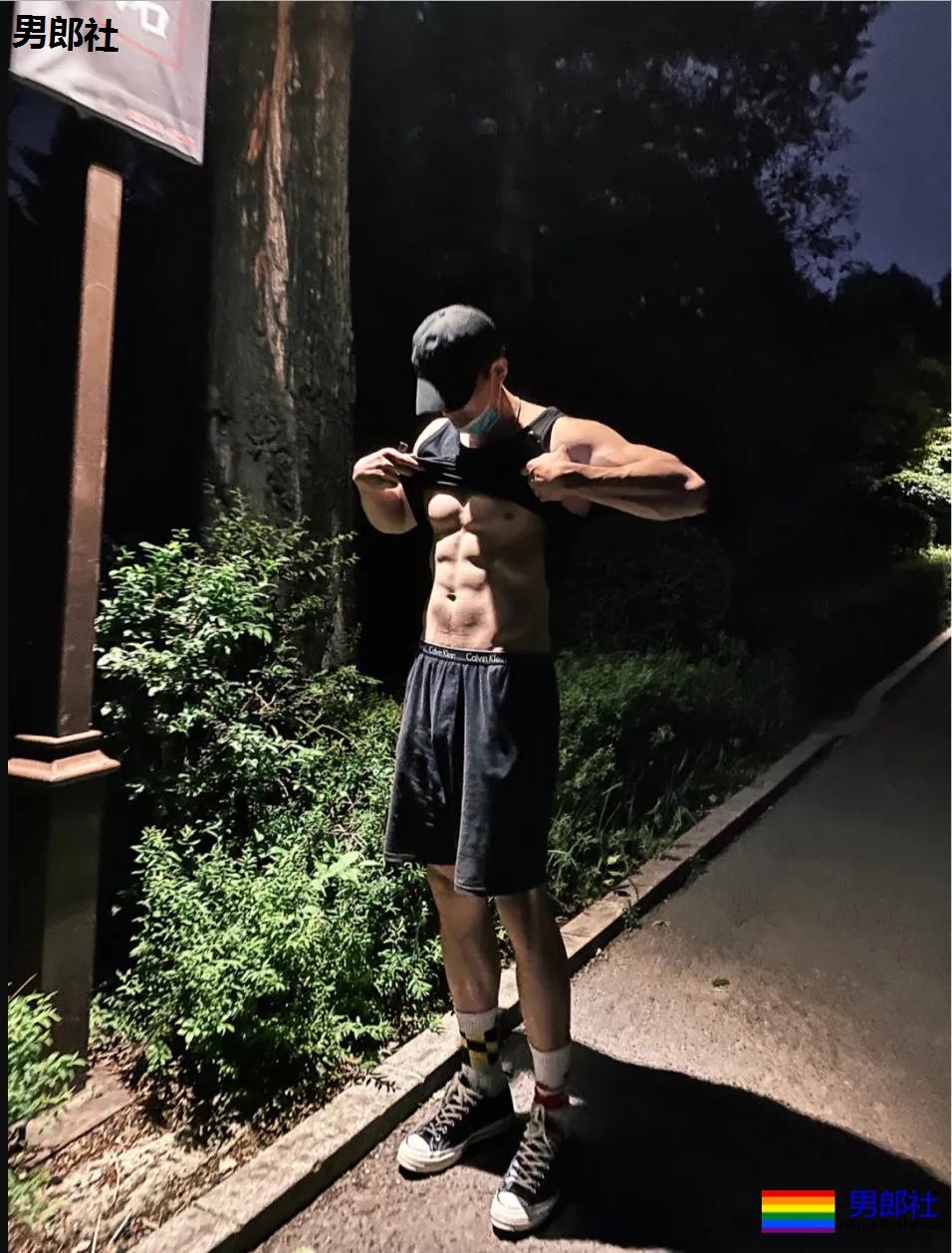 条顺野生帅哥捕获攻略！这些肌肉体育生校草，帅的令人窒息！ - 51虹马