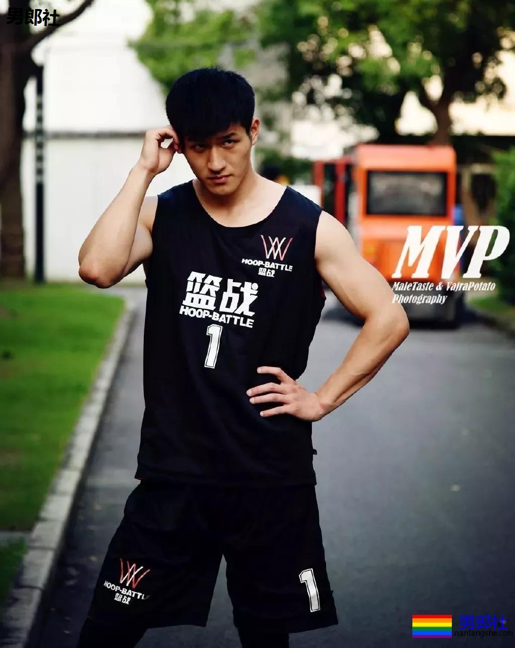 条顺野生帅哥捕获攻略！这些肌肉体育生校草，帅的令人窒息！ - 51虹马