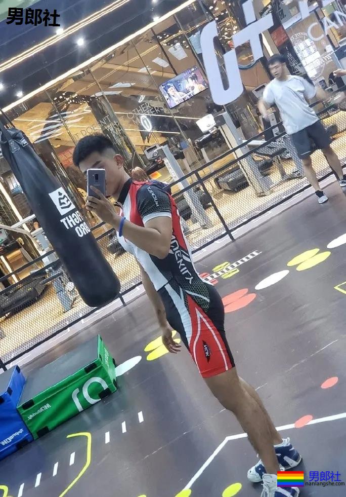 条顺野生帅哥捕获攻略！这些肌肉体育生校草，帅的令人窒息！ - 51虹马