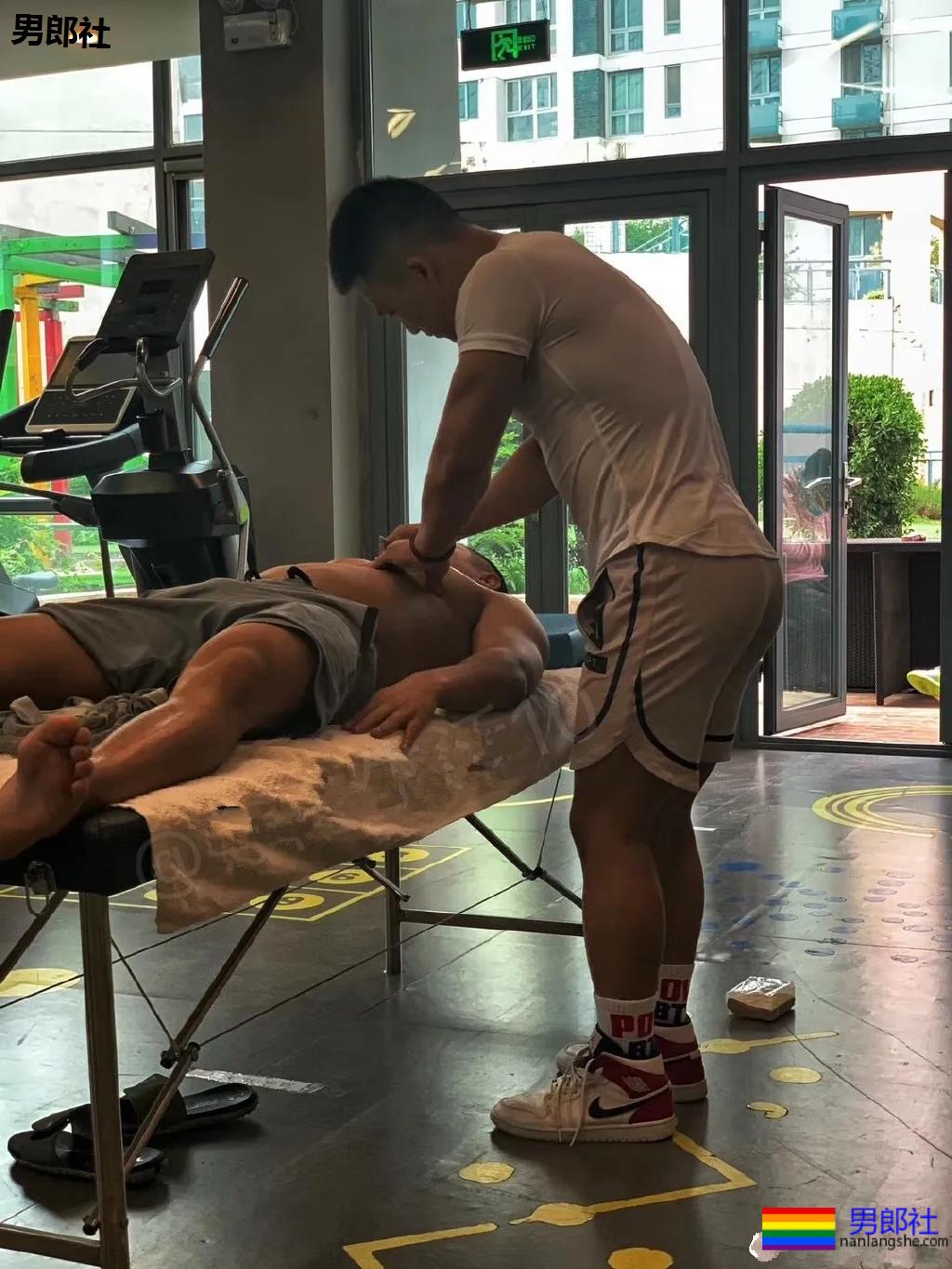 条顺野生帅哥捕获攻略！这些肌肉体育生校草，帅的令人窒息！ - 51虹马