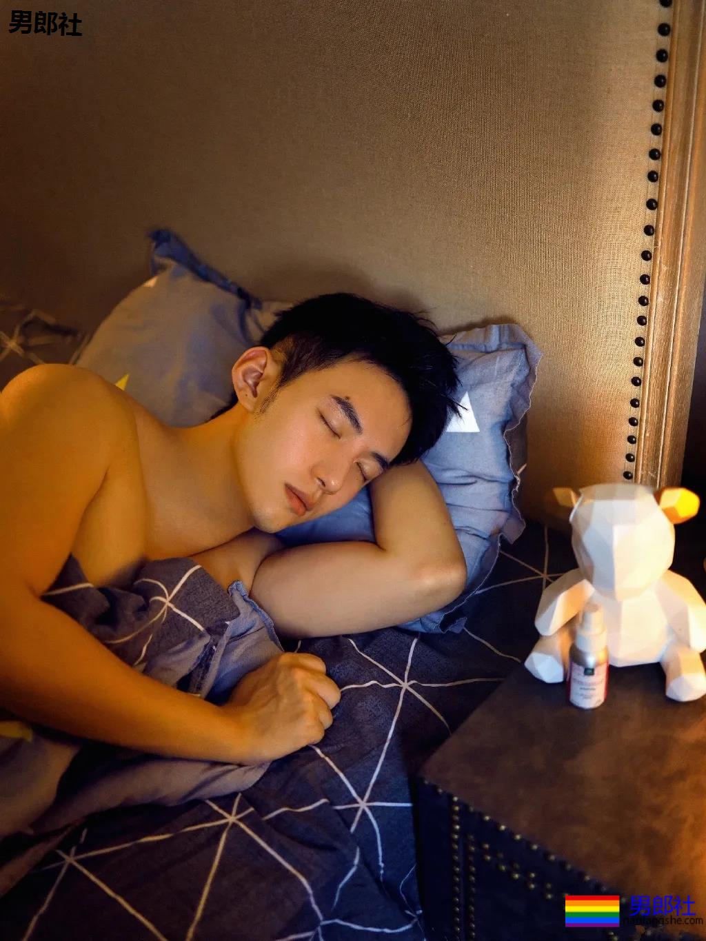 干净帅气的小哥哥，这也太帅了吧！ - 51虹马