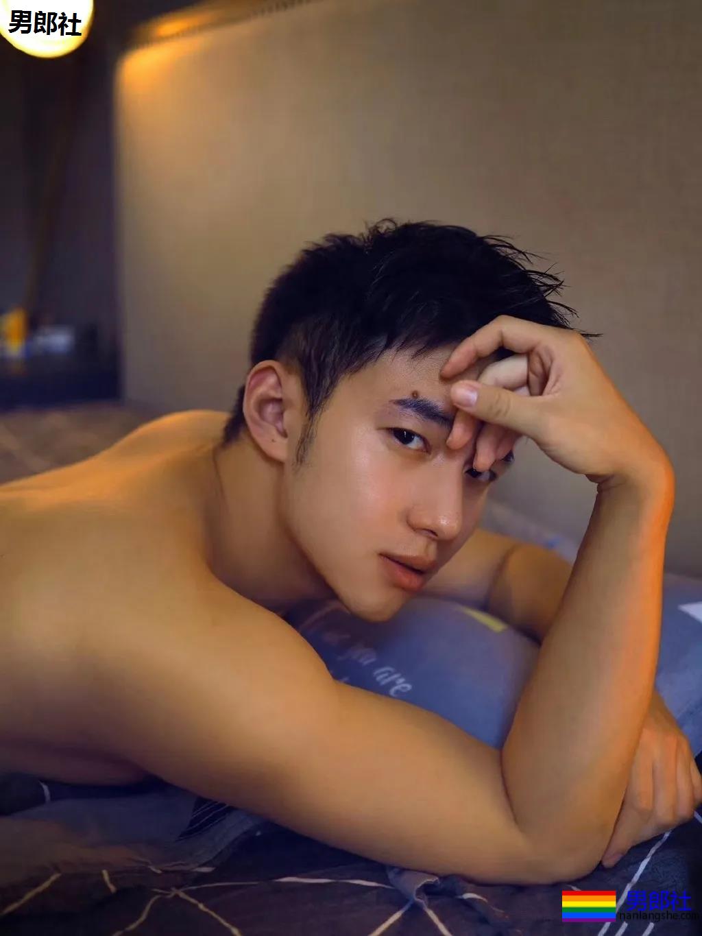 干净帅气的小哥哥，这也太帅了吧！ - 51虹马