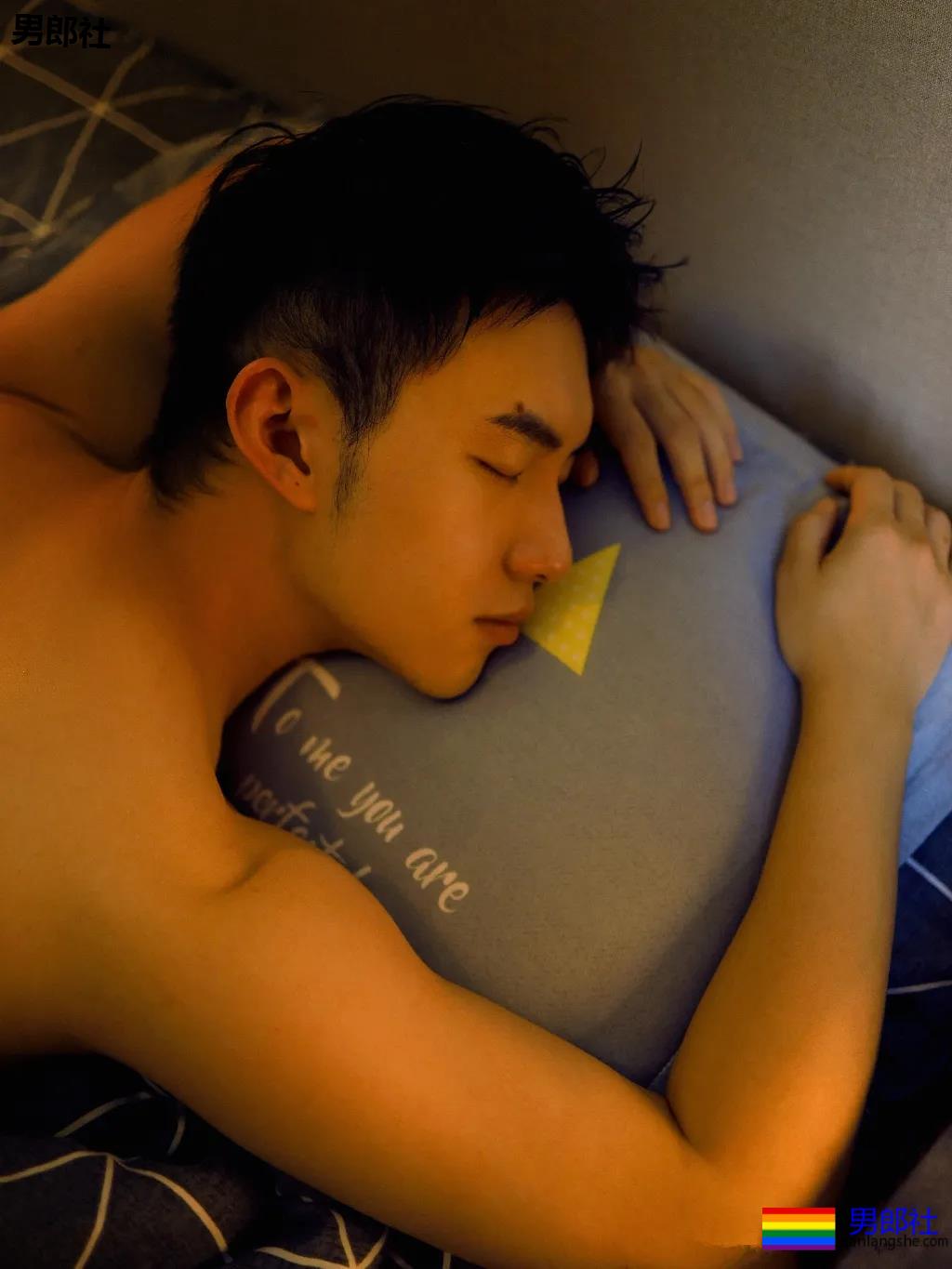 干净帅气的小哥哥，这也太帅了吧！ - 51虹马