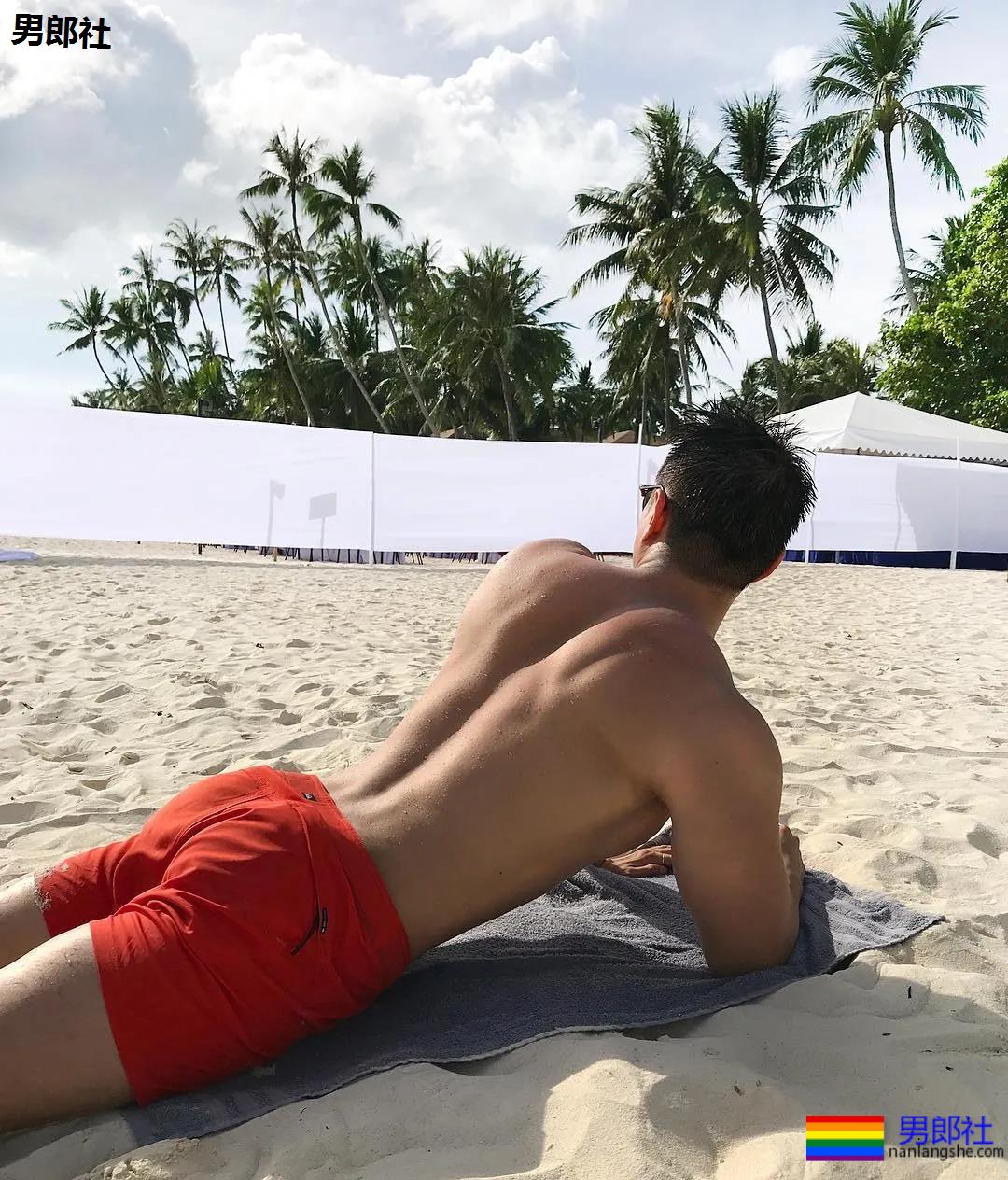 因大尺度内裤照引发舔屏，这位上海小哥我又可了。 - 51虹马