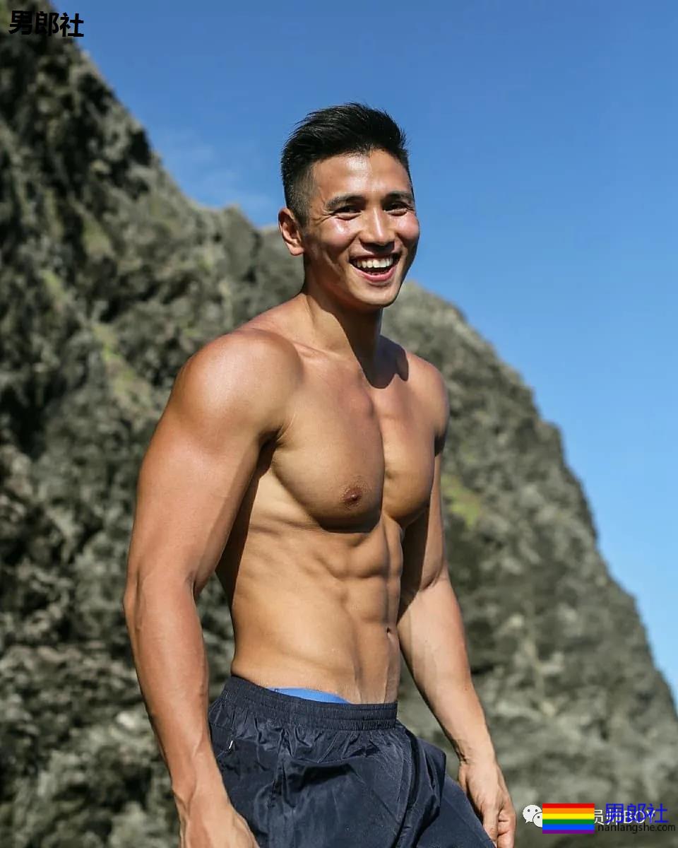 肌肉消防员参选“香港先生”落选,如今靠大尺度内裤照火了! - 51虹马 肌肉消防员参选“香港先生”落选,如今靠大尺度内裤照火了! - 51虹马