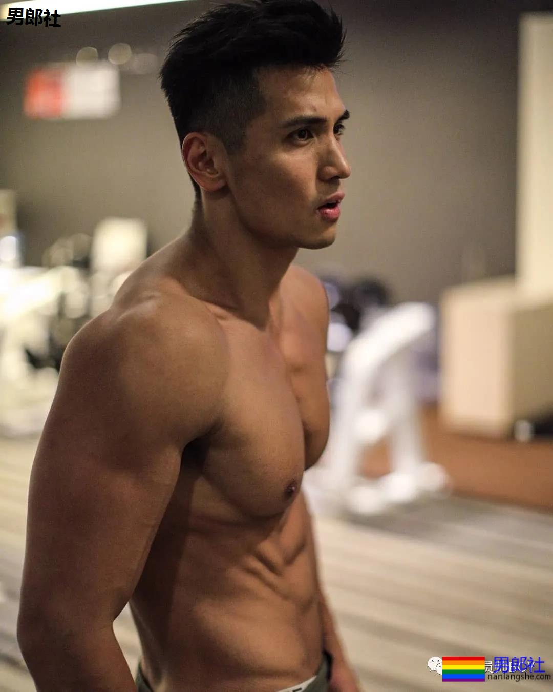 肌肉消防员参选“香港先生”落选,如今靠大尺度内裤照火了! - 51虹马 肌肉消防员参选“香港先生”落选,如今靠大尺度内裤照火了! - 51虹马