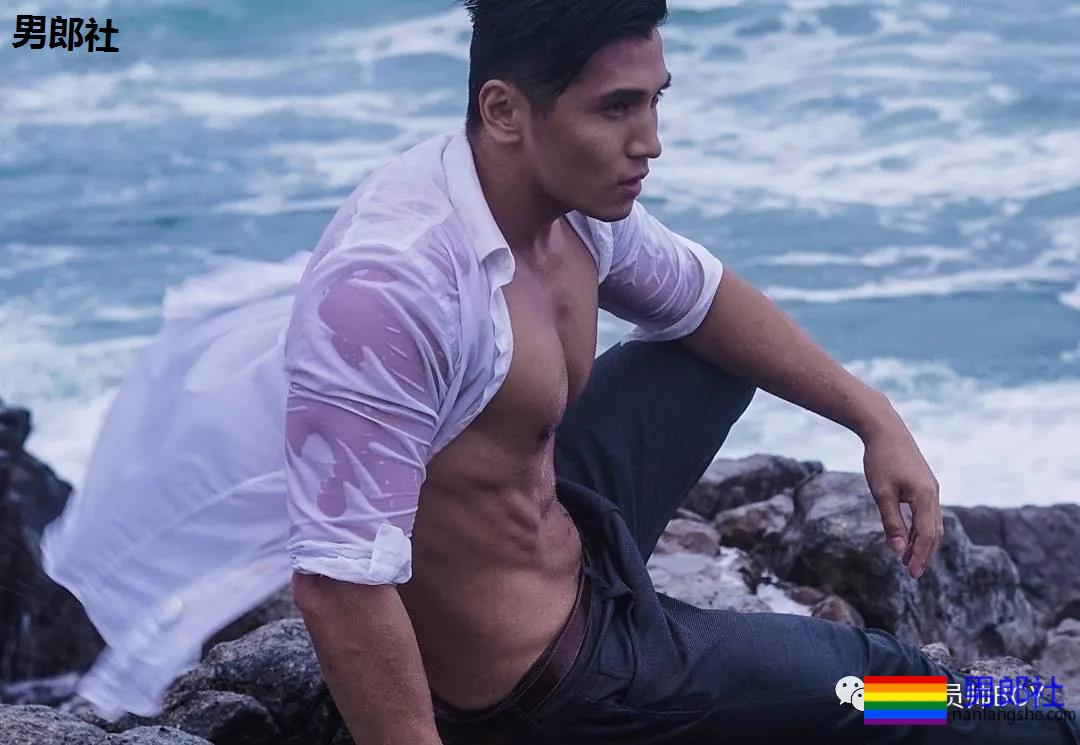 肌肉消防员参选“香港先生”落选,如今靠大尺度内裤照火了! - 51虹马 肌肉消防员参选“香港先生”落选,如今靠大尺度内裤照火了! - 51虹马