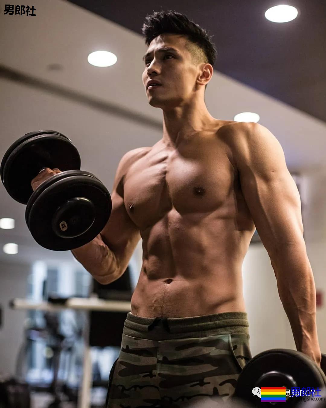 肌肉消防员参选“香港先生”落选,如今靠大尺度内裤照火了! - 51虹马 肌肉消防员参选“香港先生”落选,如今靠大尺度内裤照火了! - 51虹马