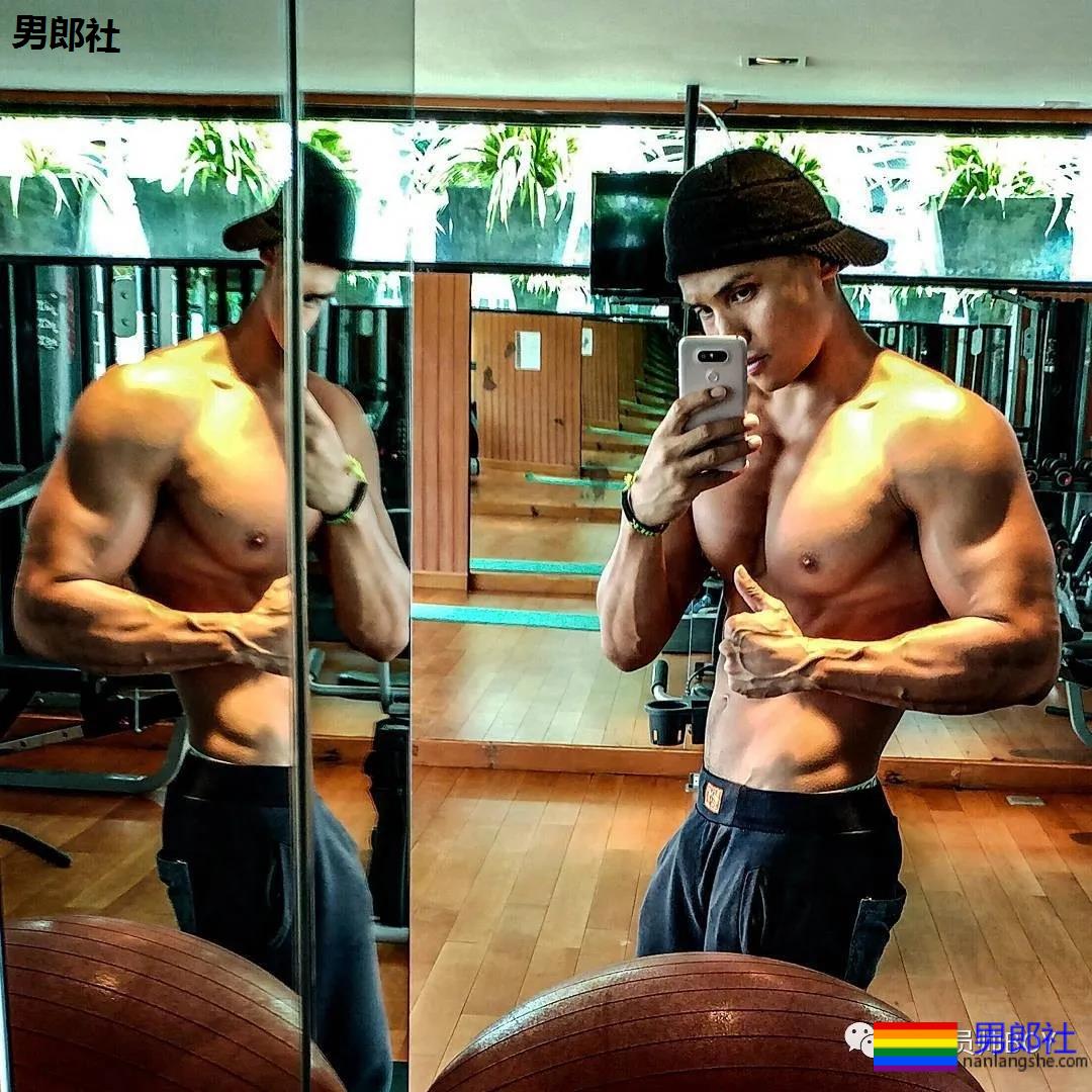 肌肉消防员参选“香港先生”落选,如今靠大尺度内裤照火了! - 51虹马 肌肉消防员参选“香港先生”落选,如今靠大尺度内裤照火了! - 51虹马