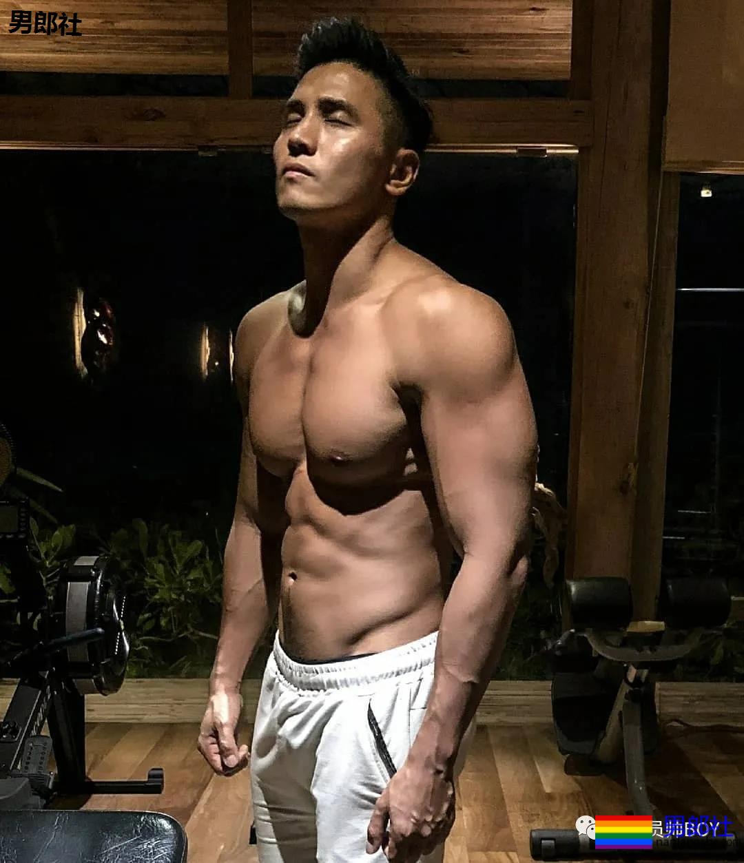 肌肉消防员参选“香港先生”落选,如今靠大尺度内裤照火了! - 51虹马 肌肉消防员参选“香港先生”落选,如今靠大尺度内裤照火了! - 51虹马