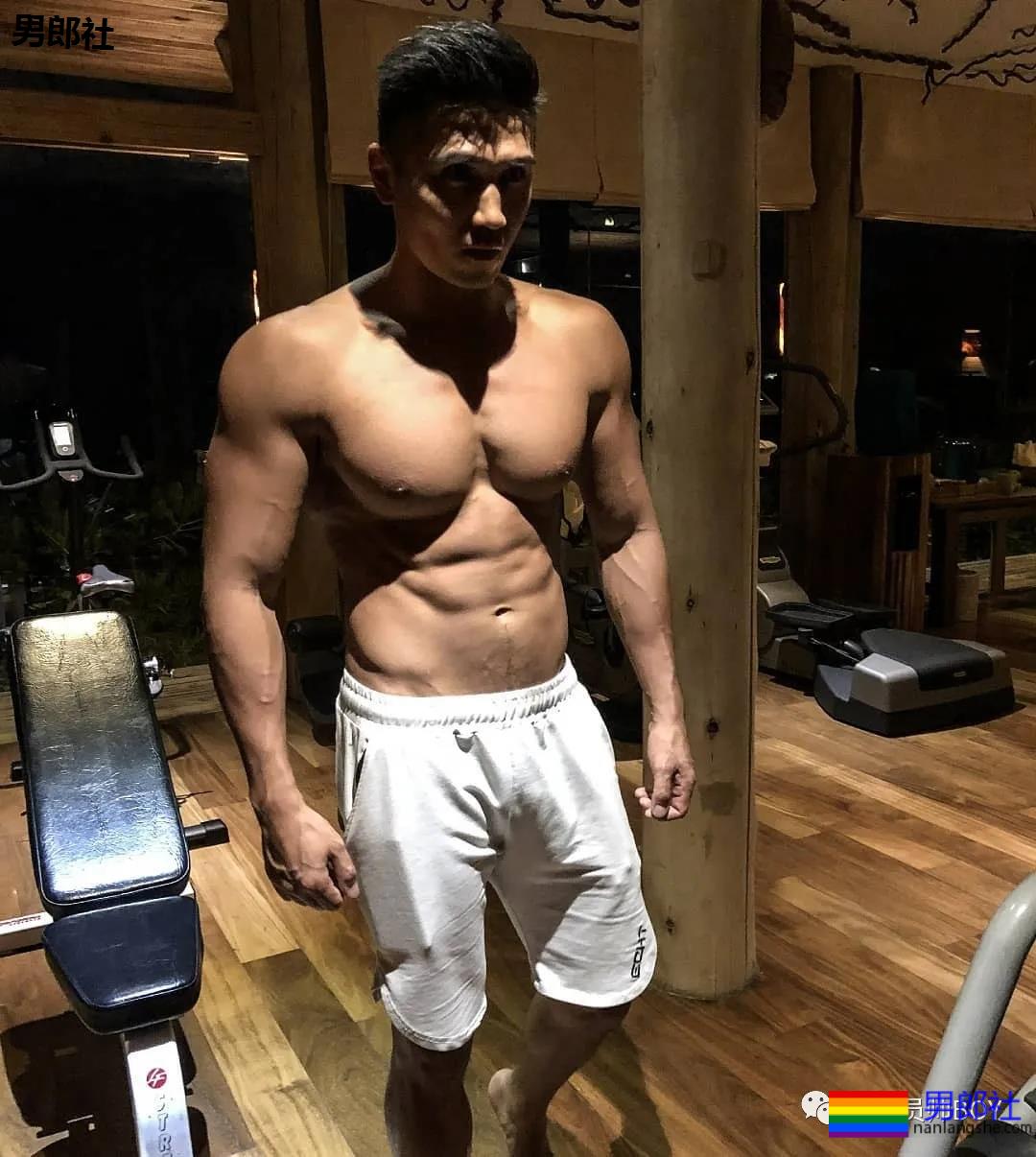 肌肉消防员参选“香港先生”落选,如今靠大尺度内裤照火了! - 51虹马 肌肉消防员参选“香港先生”落选,如今靠大尺度内裤照火了! - 51虹马