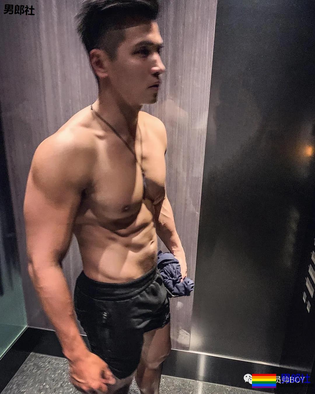 肌肉消防员参选“香港先生”落选,如今靠大尺度内裤照火了! - 51虹马 肌肉消防员参选“香港先生”落选,如今靠大尺度内裤照火了! - 51虹马