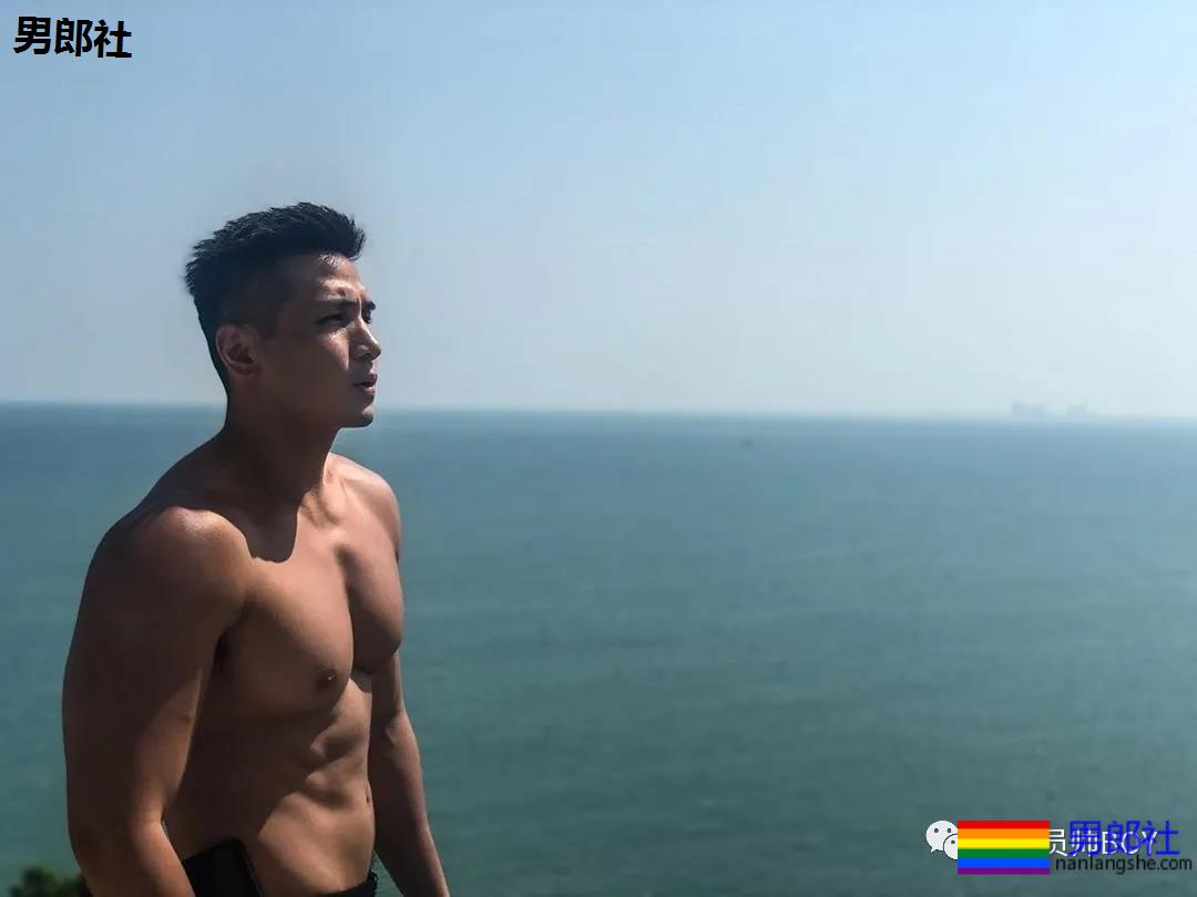 肌肉消防员参选“香港先生”落选,如今靠大尺度内裤照火了! - 51虹马 肌肉消防员参选“香港先生”落选,如今靠大尺度内裤照火了! - 51虹马