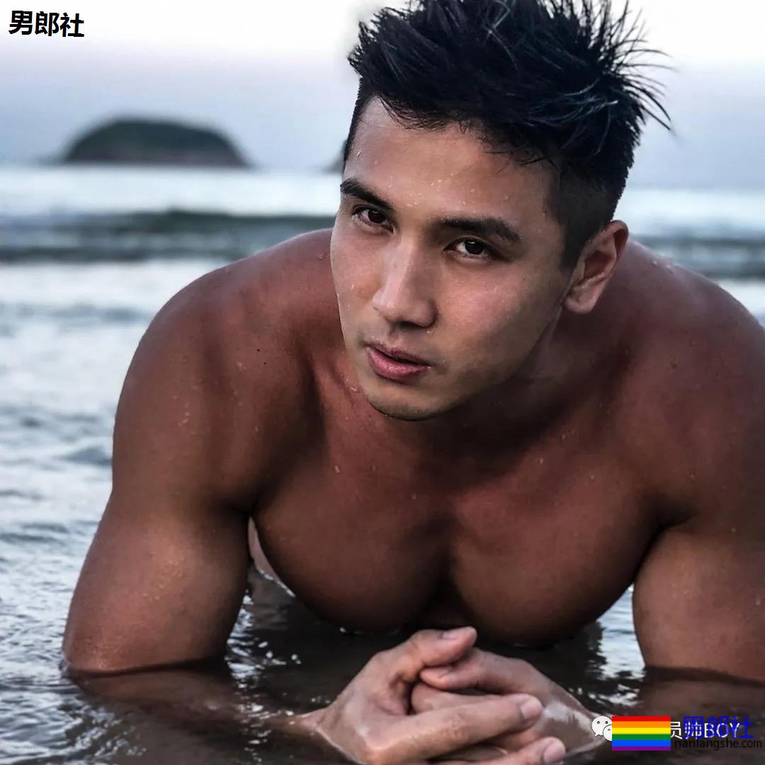 肌肉消防员参选“香港先生”落选,如今靠大尺度内裤照火了! - 51虹马 肌肉消防员参选“香港先生”落选,如今靠大尺度内裤照火了! - 51虹马