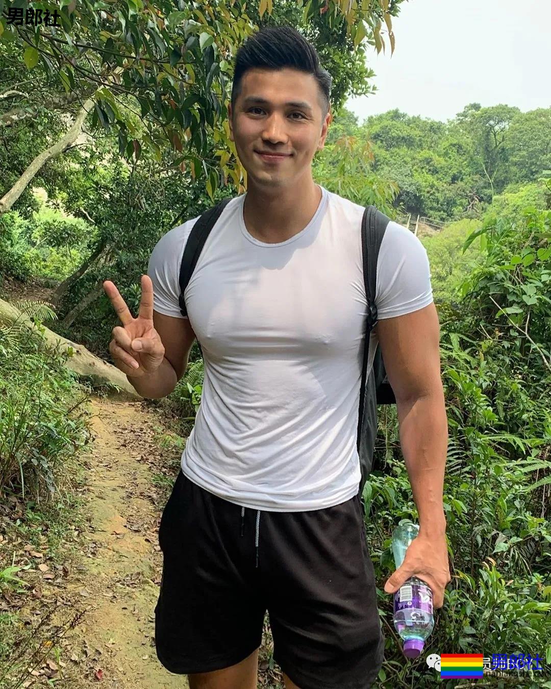 肌肉消防员参选“香港先生”落选,如今靠大尺度内裤照火了! - 51虹马 肌肉消防员参选“香港先生”落选,如今靠大尺度内裤照火了! - 51虹马