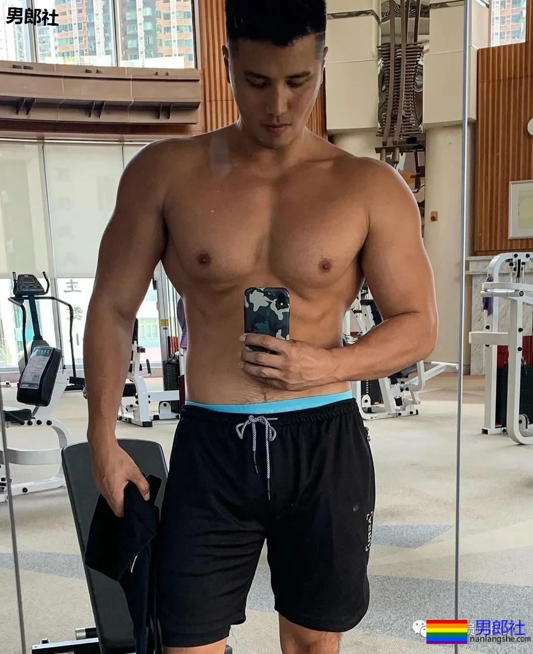 肌肉消防员参选“香港先生”落选,如今靠大尺度内裤照火了! - 51虹马 肌肉消防员参选“香港先生”落选,如今靠大尺度内裤照火了! - 51虹马