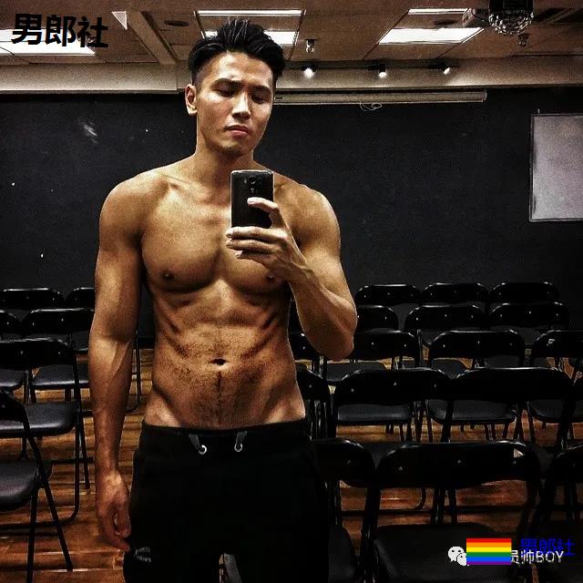 肌肉消防员参选“香港先生”落选,如今靠大尺度内裤照火了! - 51虹马 肌肉消防员参选“香港先生”落选,如今靠大尺度内裤照火了! - 51虹马