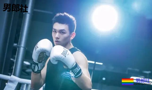 北体大寸头体育生小狼狗，沉迷于颜值无法自拔 - 51虹马