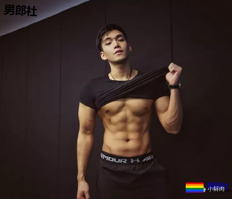 张天爱的肌肉私教又火了！早年拍的内裤秀依然很抢手！-51虹马