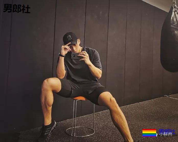 张天爱的肌肉私教又火了！早年拍的内裤秀依然很抢手！ - 51虹马