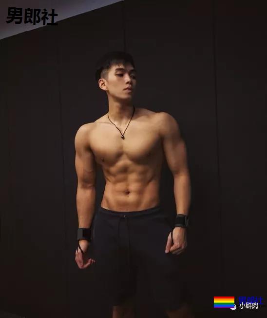 张天爱的肌肉私教又火了！早年拍的内裤秀依然很抢手！ - 51虹马