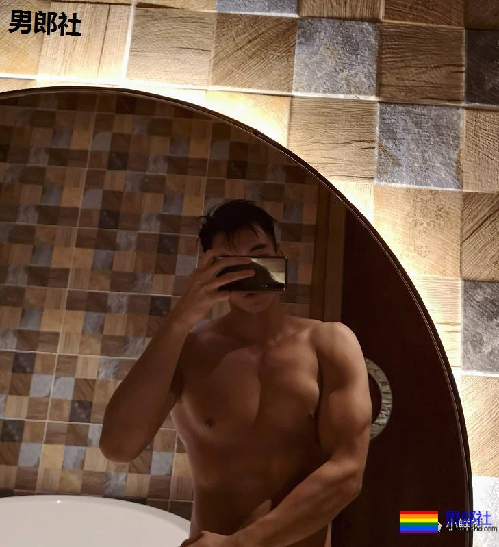 张天爱的肌肉私教又火了！早年拍的内裤秀依然很抢手！ - 51虹马