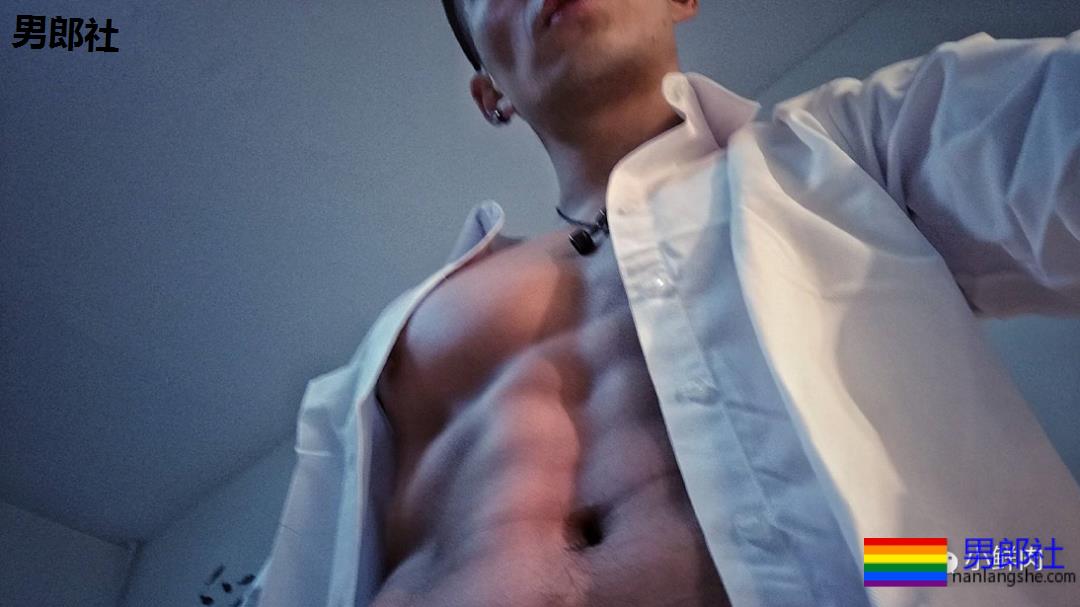 张天爱的肌肉私教又火了！早年拍的内裤秀依然很抢手！ - 51虹马