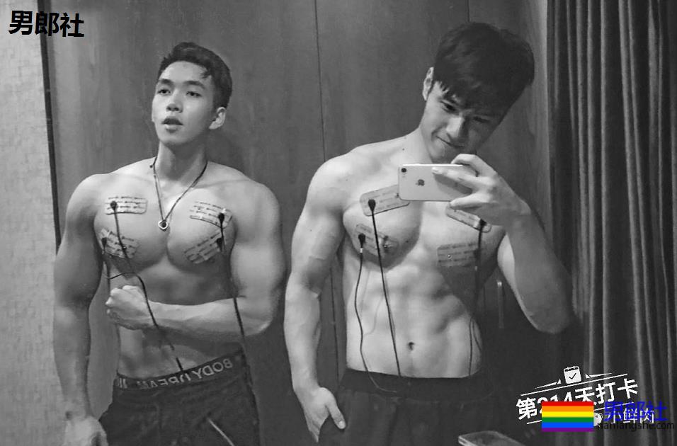 张天爱的肌肉私教又火了！早年拍的内裤秀依然很抢手！ - 51虹马