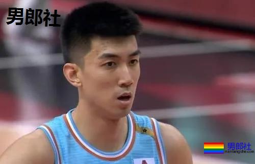 高梁鼻篮球体育生掀衣露腹肌，197长腿腹肌小老公，网友都沦陷了！ - 51虹马