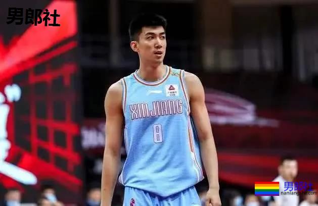 高梁鼻篮球体育生掀衣露腹肌，197长腿腹肌小老公，网友都沦陷了！ - 51虹马