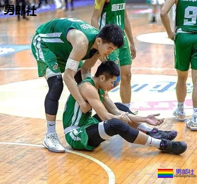 18岁篮球小哥把身材练成这样，小姐姐都不淡定了！ - 51虹马