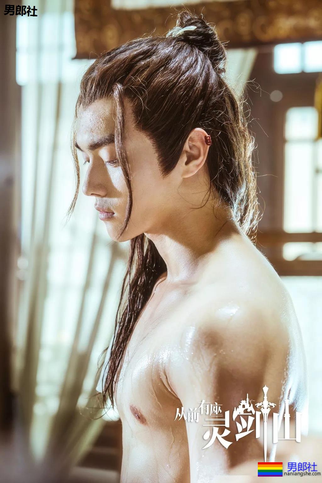 许凯新剧沐浴戏曝光！这大白肌太诱人了吧!! - 51虹马