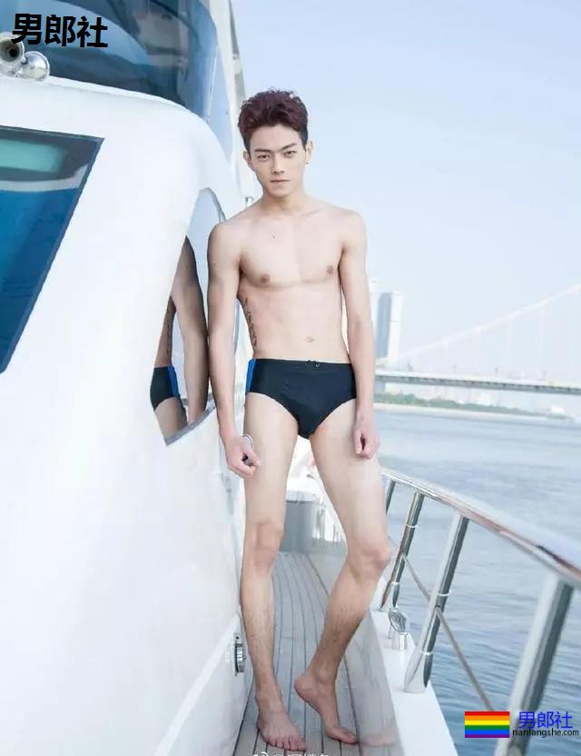 许凯新剧沐浴戏曝光！这大白肌太诱人了吧!! - 51虹马