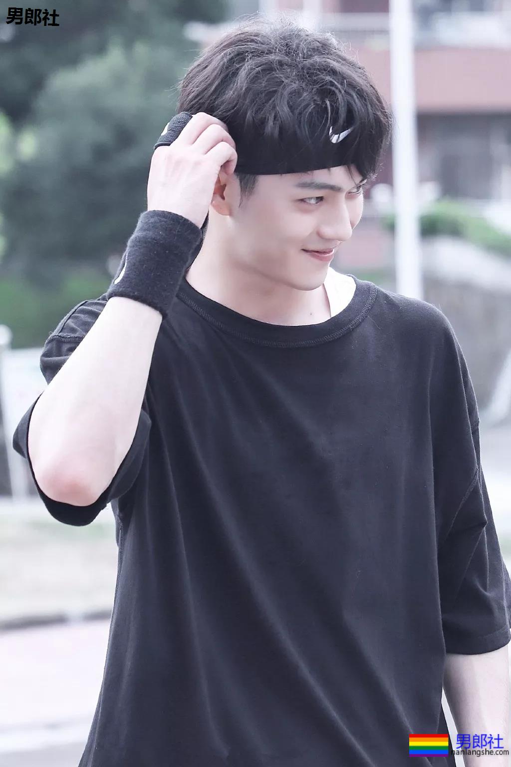 许凯新剧沐浴戏曝光！这大白肌太诱人了吧!! - 51虹马