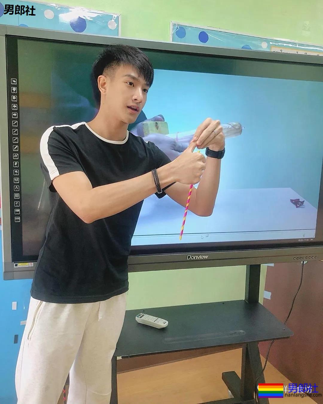 男性生理课老师火了！这也太帅了吧！ - 51虹马