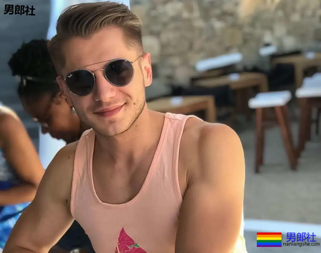 罗马尼亚帅哥那么多，适合同志旅游吗？ - 51虹马