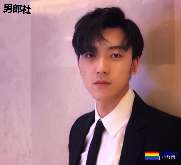 那个靠红裤衩走红的央视鲜肉主播如今怎样了？这肌肉也太可了！ - 51虹马