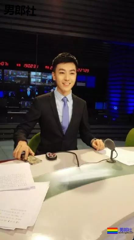 那个靠红裤衩走红的央视鲜肉主播如今怎样了？这肌肉也太可了！ - 51虹马