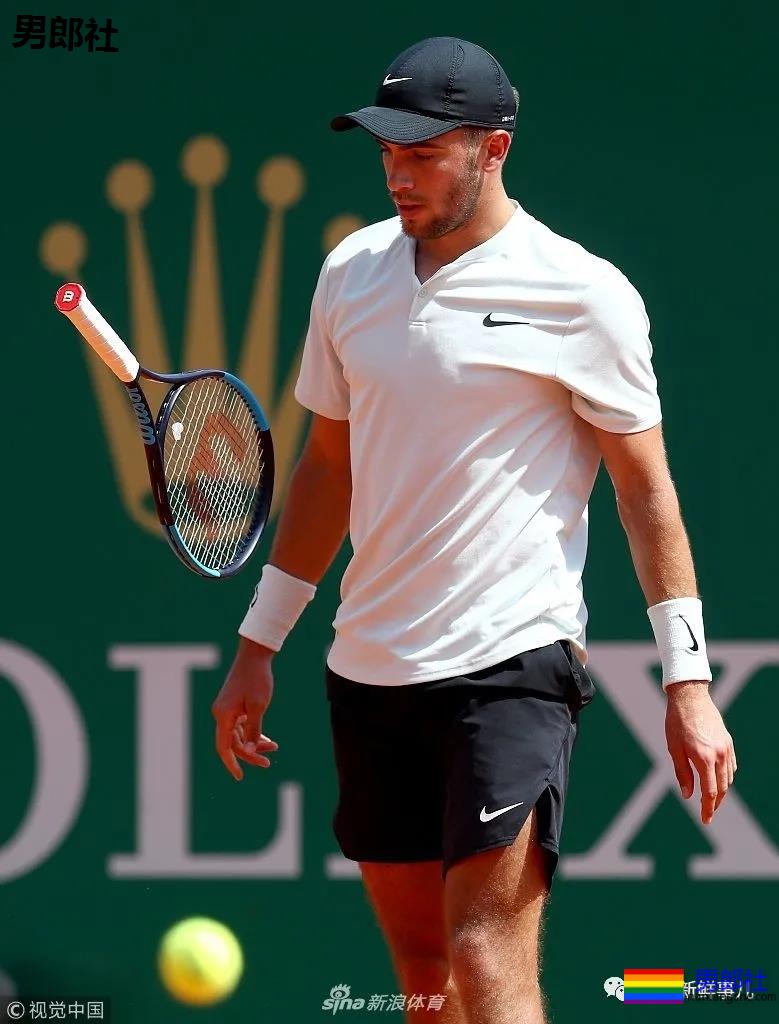 穿紧身短裤的网球小鲜肉染新冠，多少男粉为他心伤！ - 51虹马